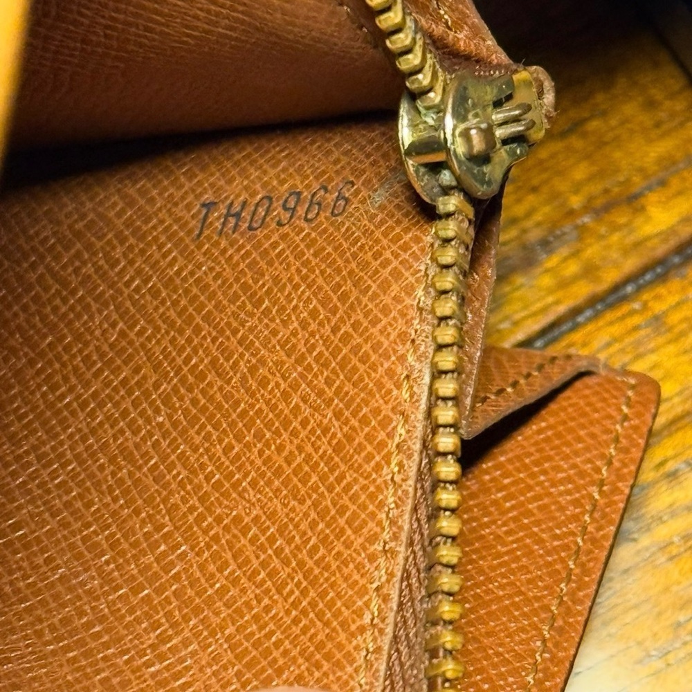 Louis Vuitton Sarah Portefeuille Monogram Coated Canvas Long Wallet LV with COA - Picture 15 of 16